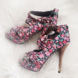 NEW * Flower Print Peep Toe Heels